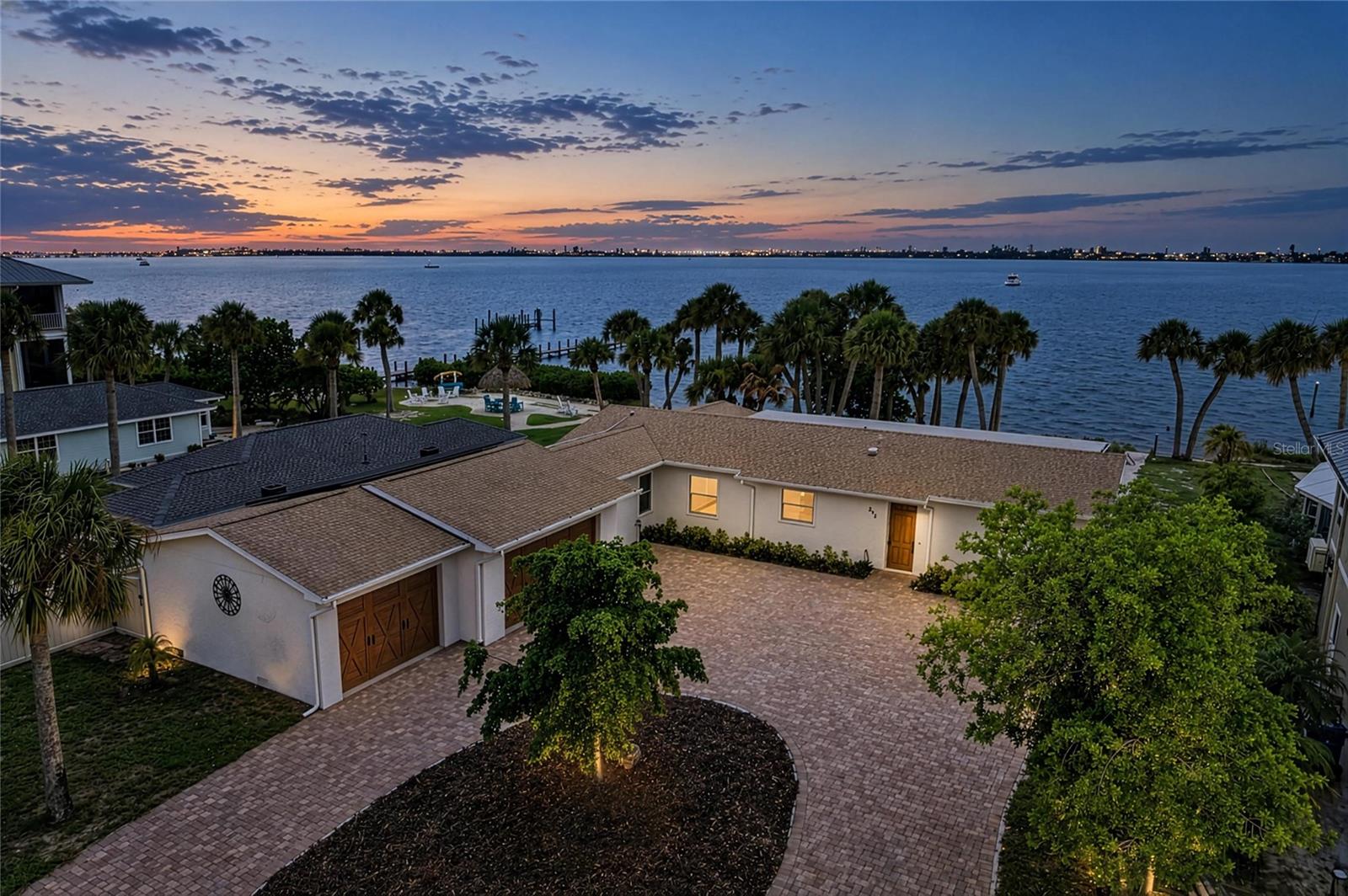 211 BAHIA VISTA DR — photo 2