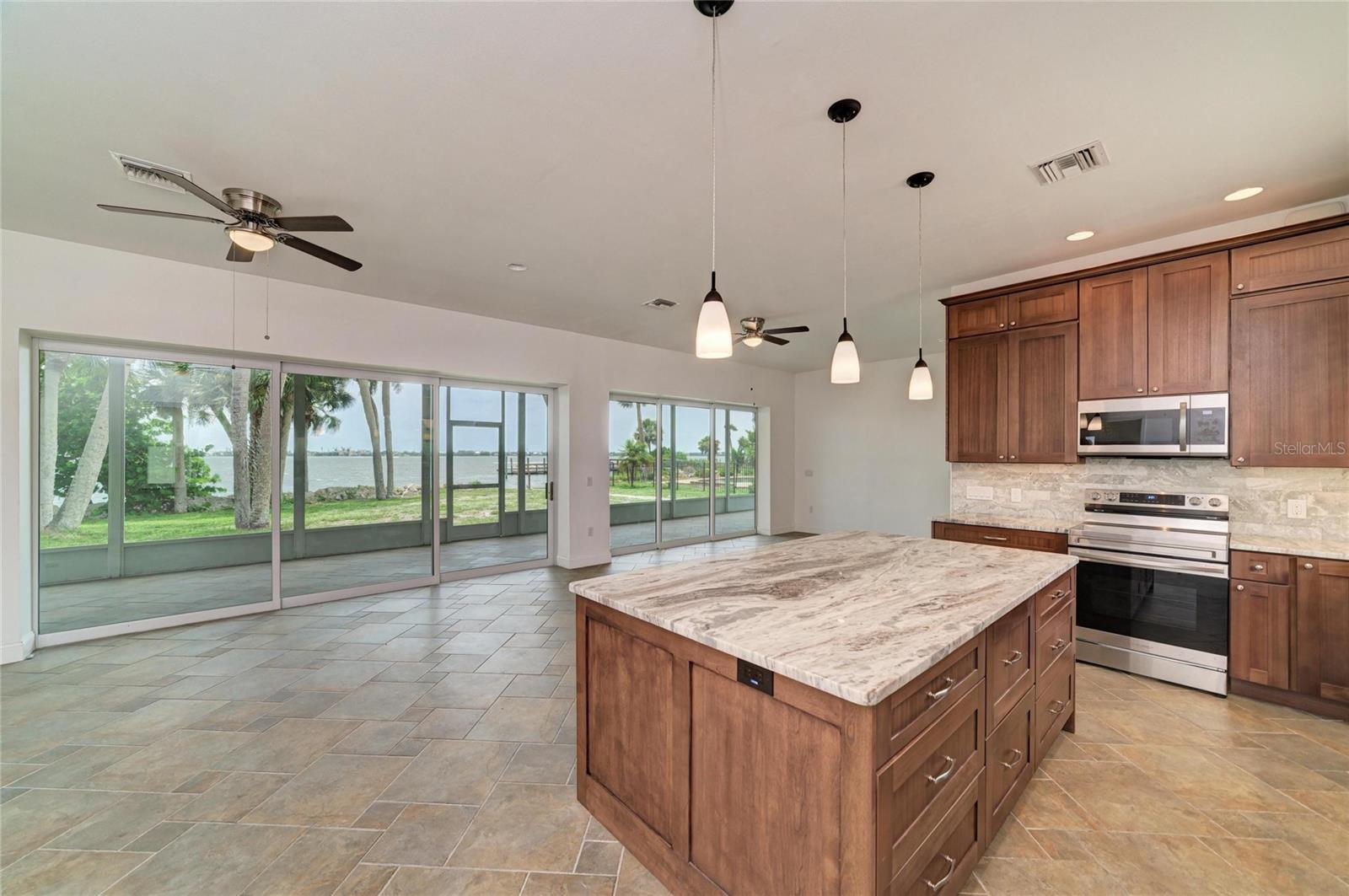 211 BAHIA VISTA DR — photo 17