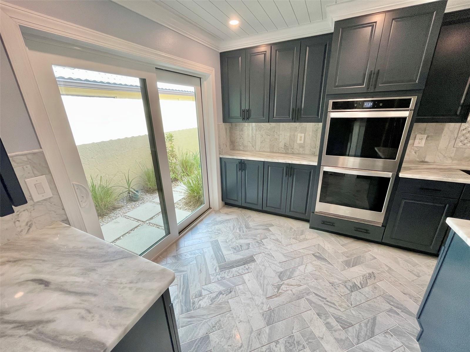 44 SANDSTONE CIR — photo 20