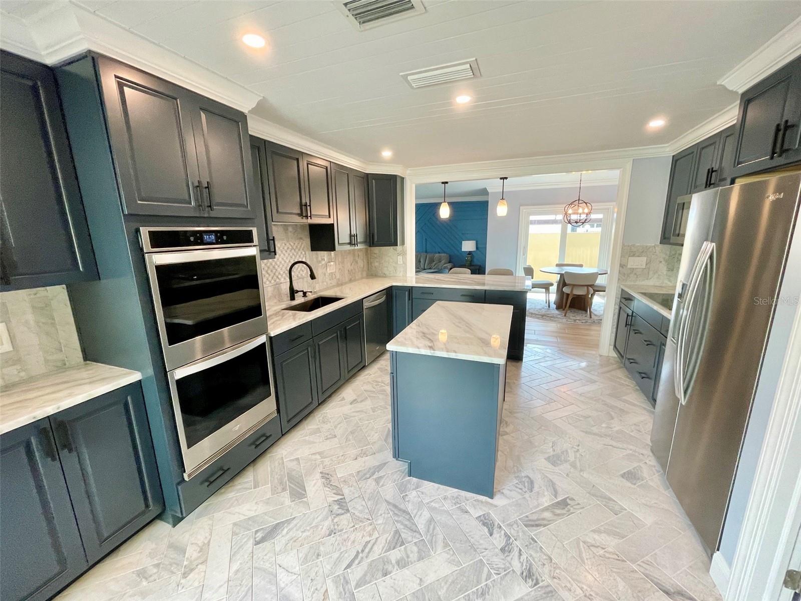 44 SANDSTONE CIR — photo 21