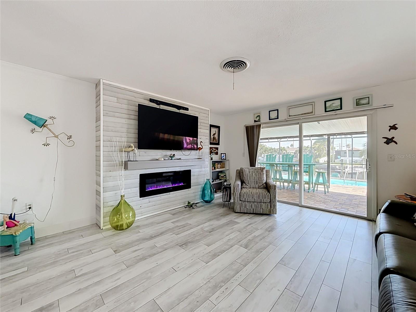4046 FLORAMAR TER — photo 9