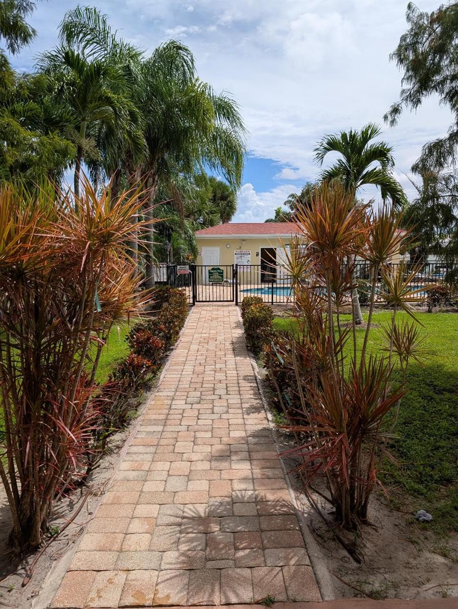 6420 BANYAN BLVD #203 — photo 33