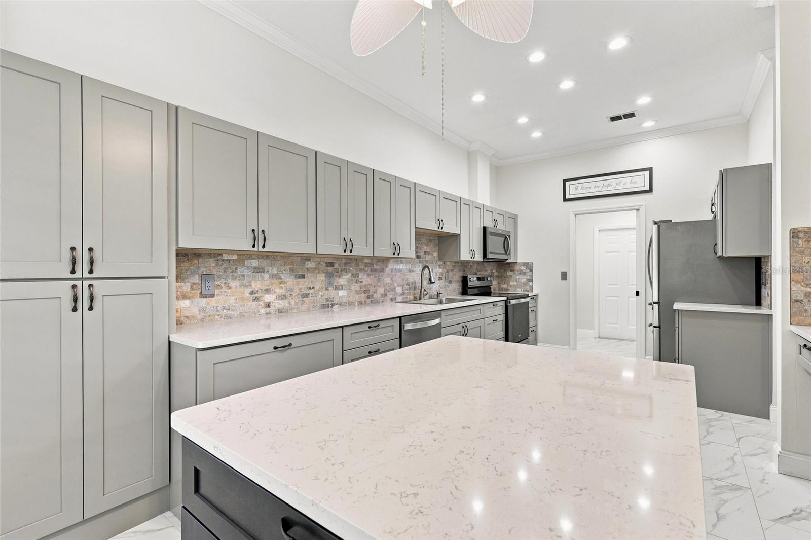 7411 MOORGATE CT — photo 2