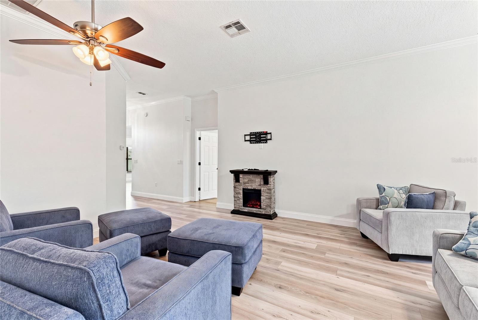 7411 MOORGATE CT — photo 10