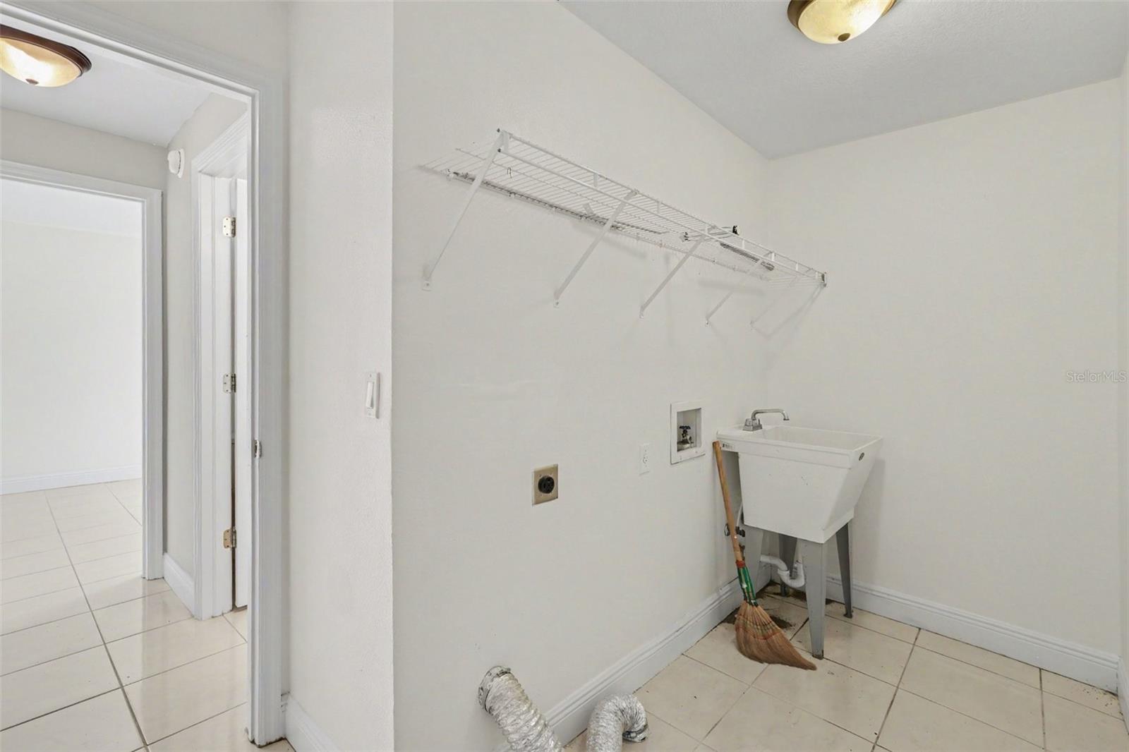 1607 WIDELAKE CT — photo 22