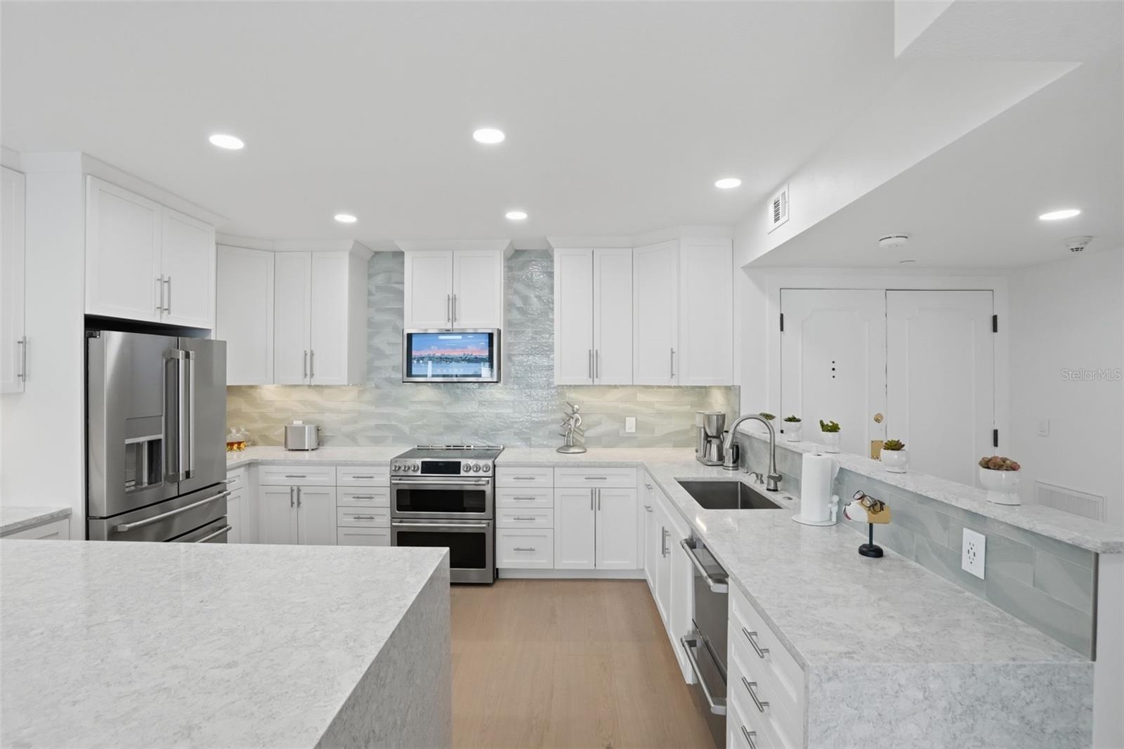 6 BELLEVIEW BLVD #705 — photo 8