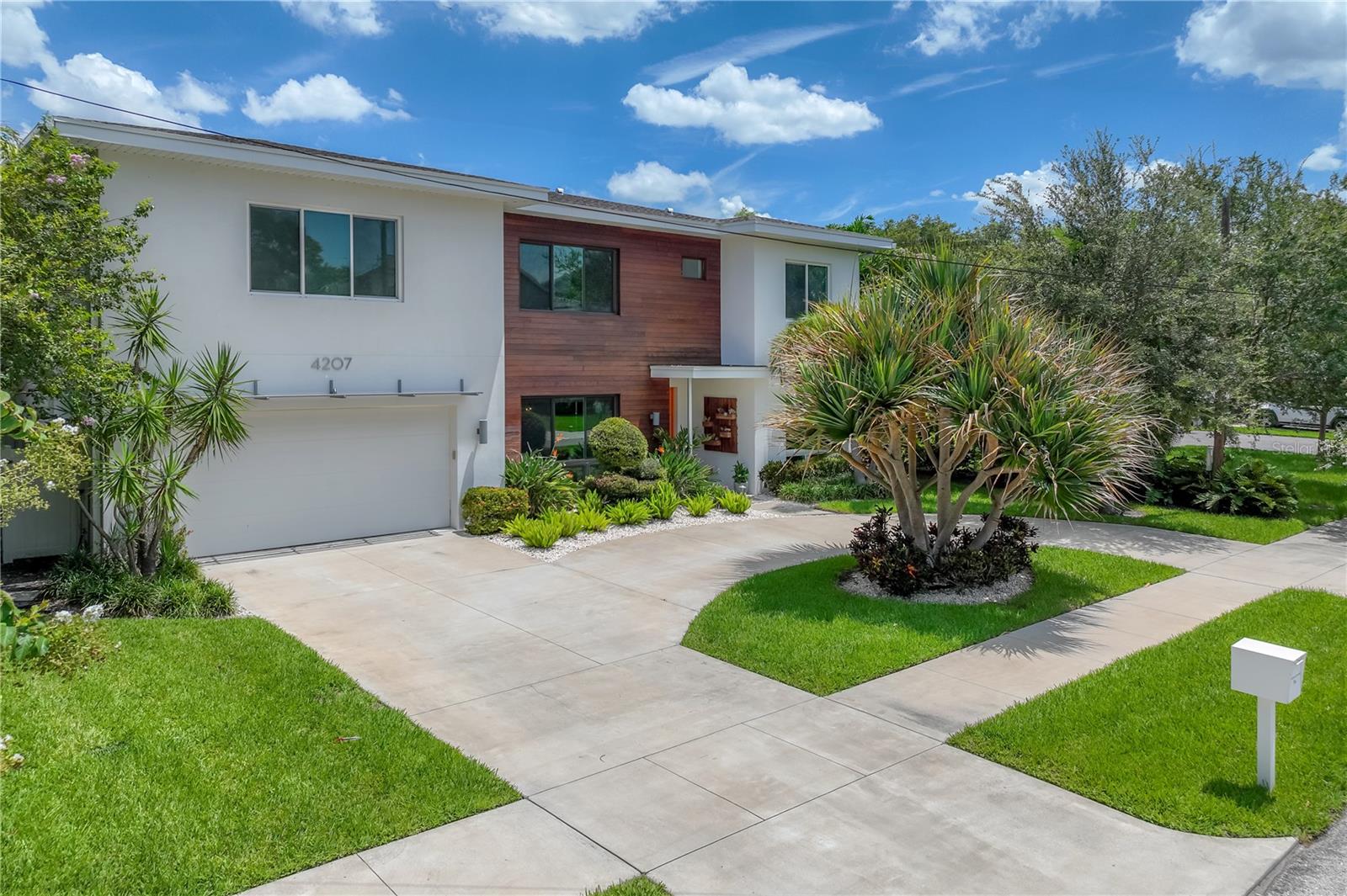 4207 W JETTON AVE — photo 53