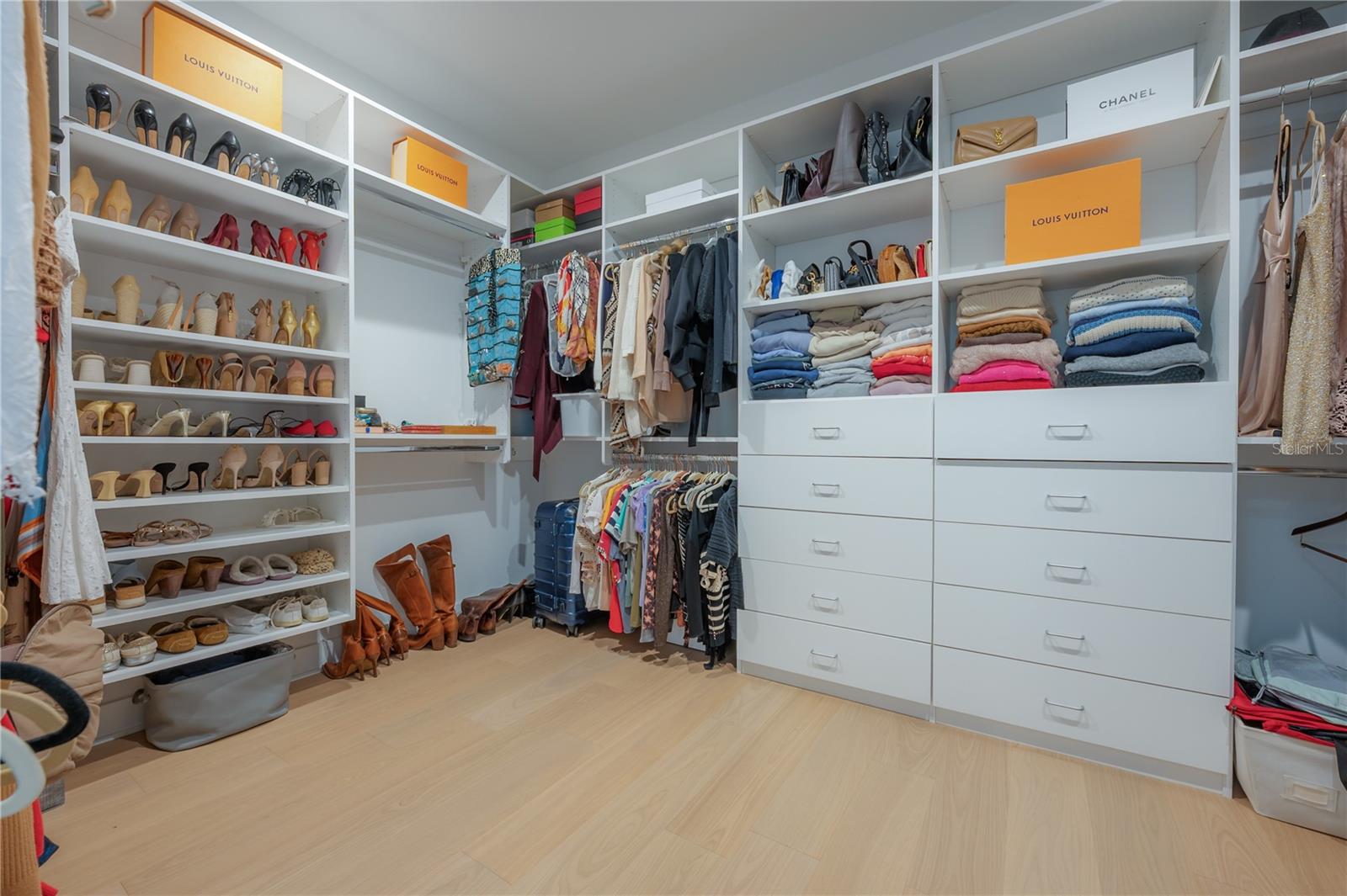 4207 W JETTON AVE — photo 35