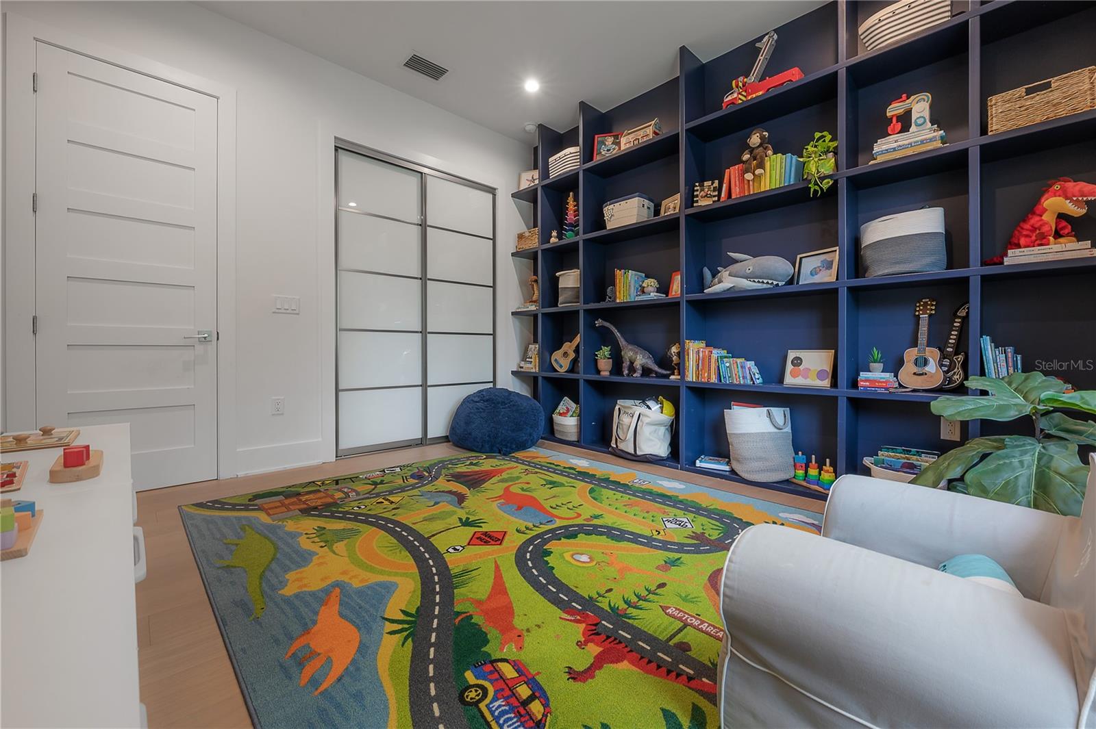 4207 W JETTON AVE — photo 24
