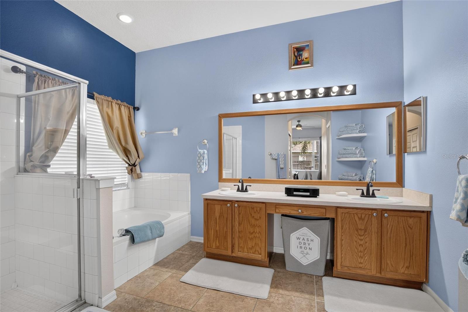 11937 TIMBERHILL DR — photo 25