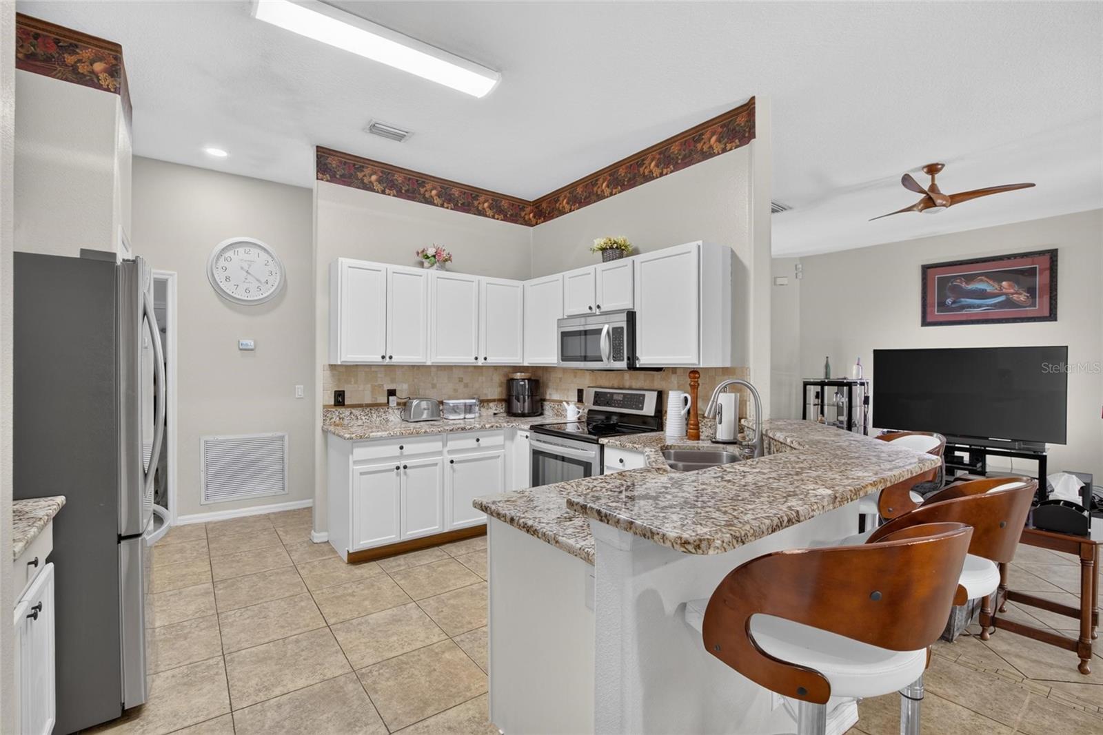 11937 TIMBERHILL DR — photo 20