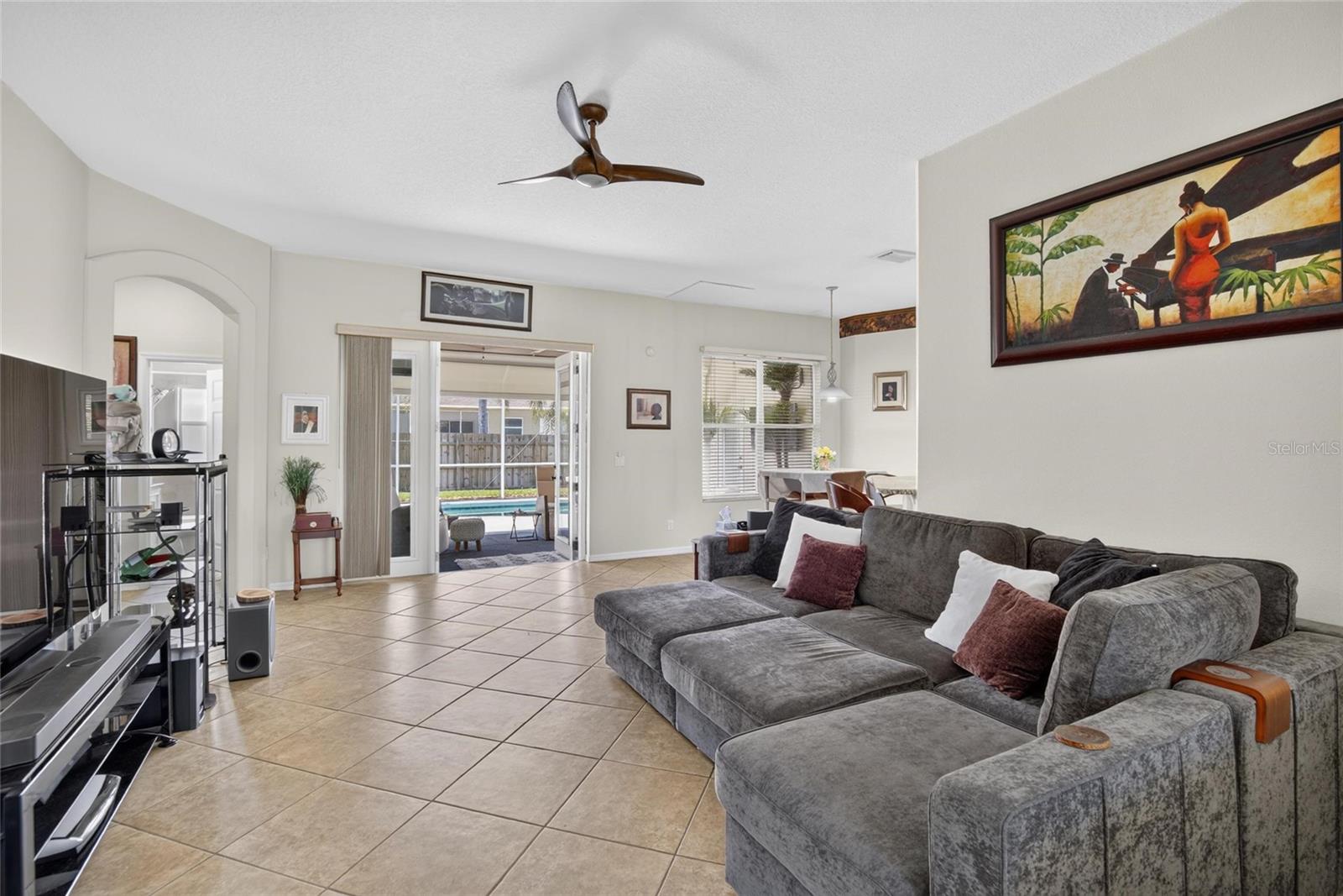 11937 TIMBERHILL DR — photo 11