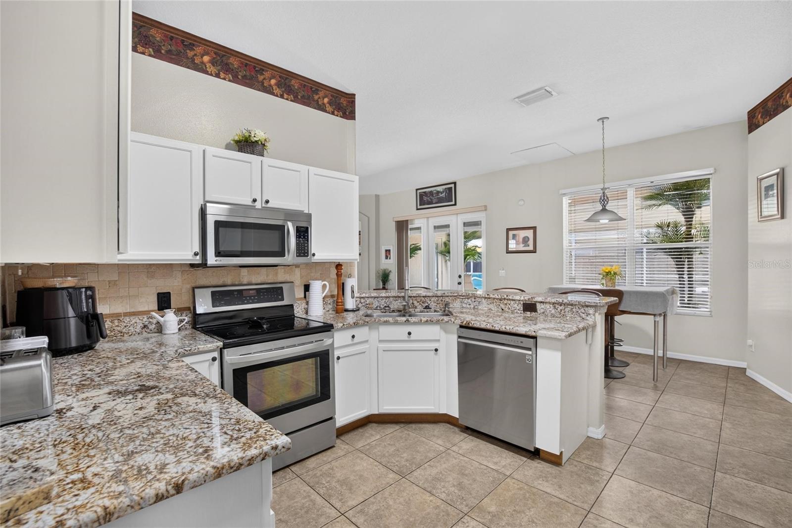 11937 TIMBERHILL DR — photo 21