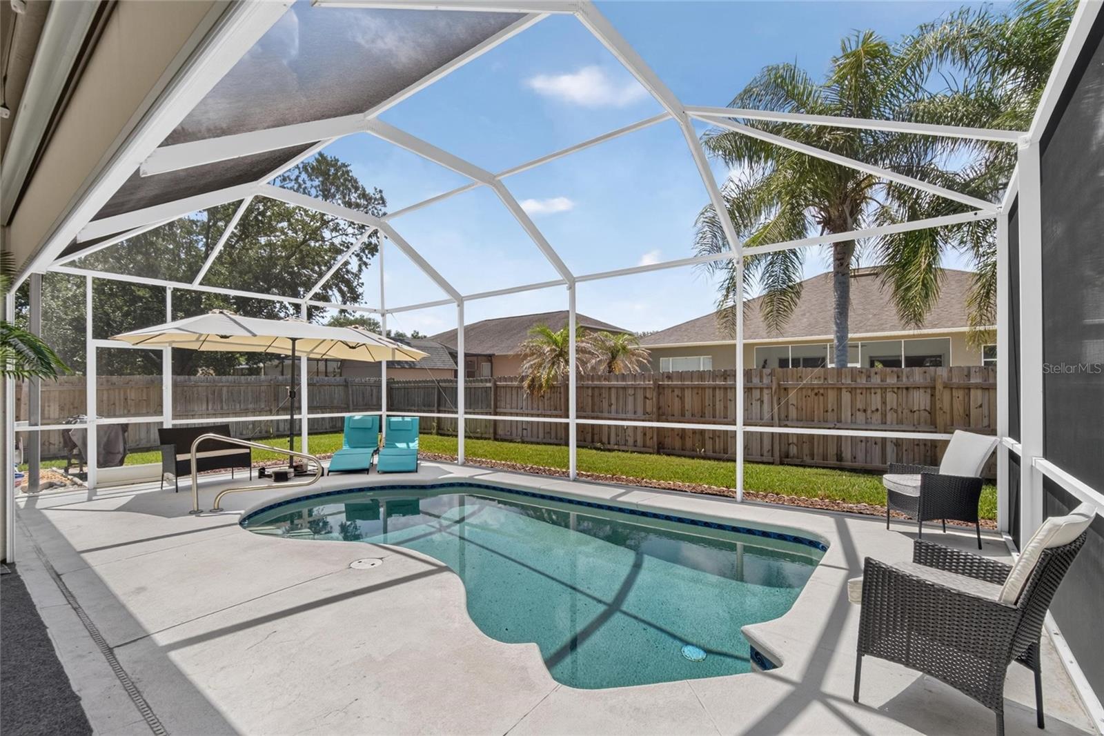 11937 TIMBERHILL DR — photo 2