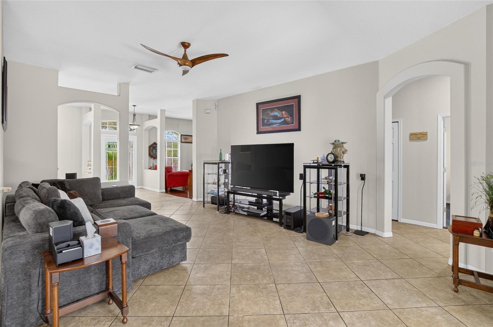 11937 TIMBERHILL DR — photo 13