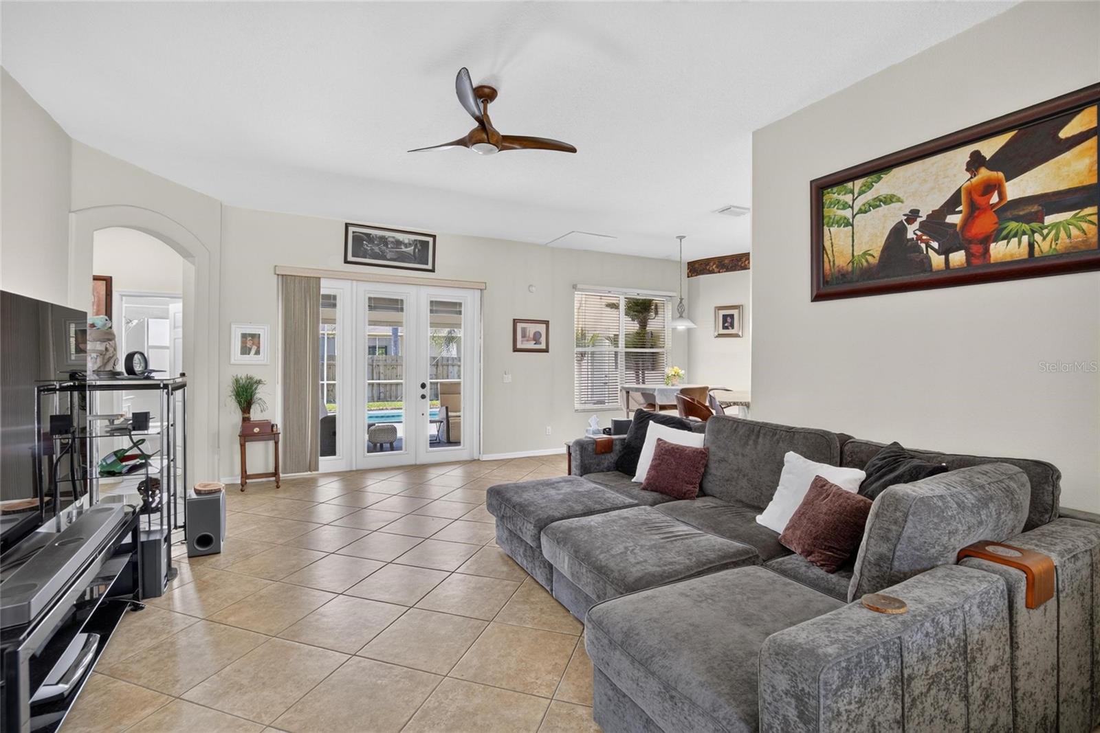 11937 TIMBERHILL DR — photo 12