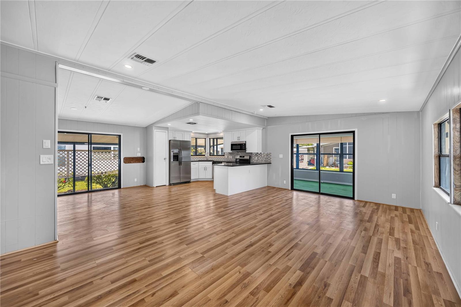 141 RAROTONGA RD — photo 25