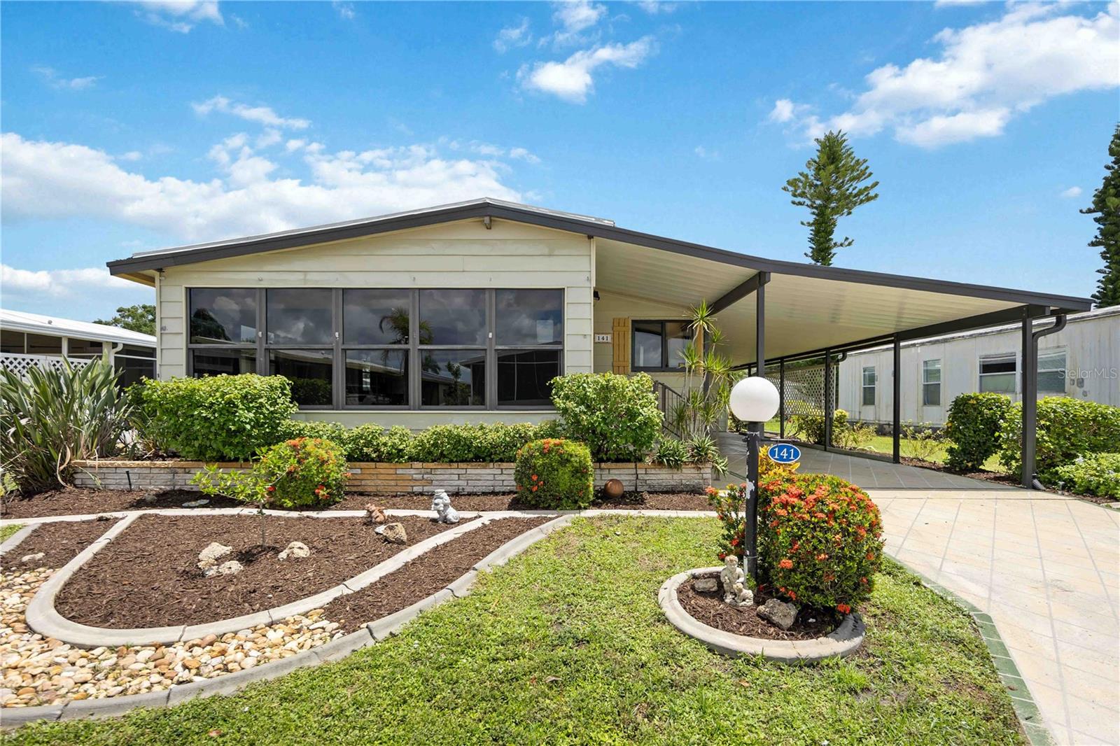 141 RAROTONGA RD — photo 2