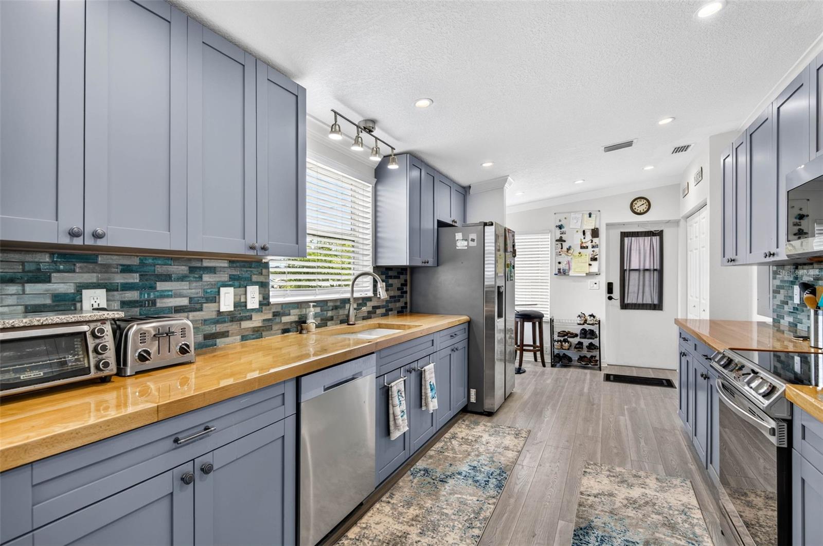 6806 SEA RANCH DR — photo 8