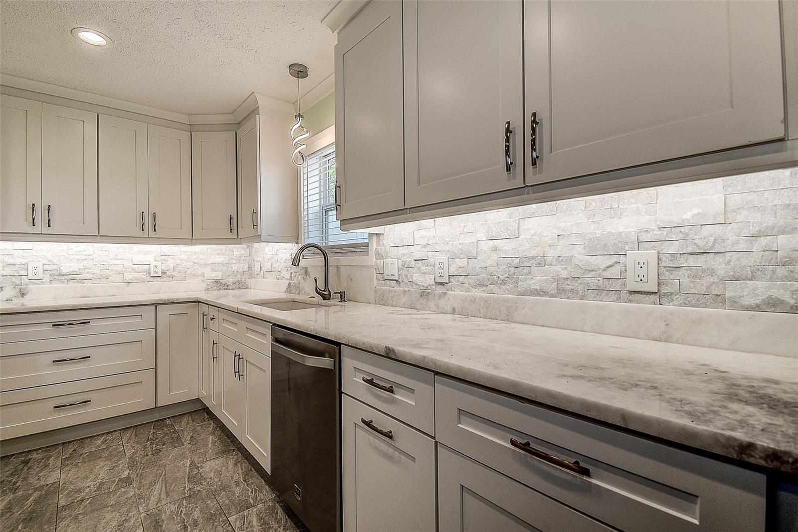 510 WIDEVIEW AVE — photo 9