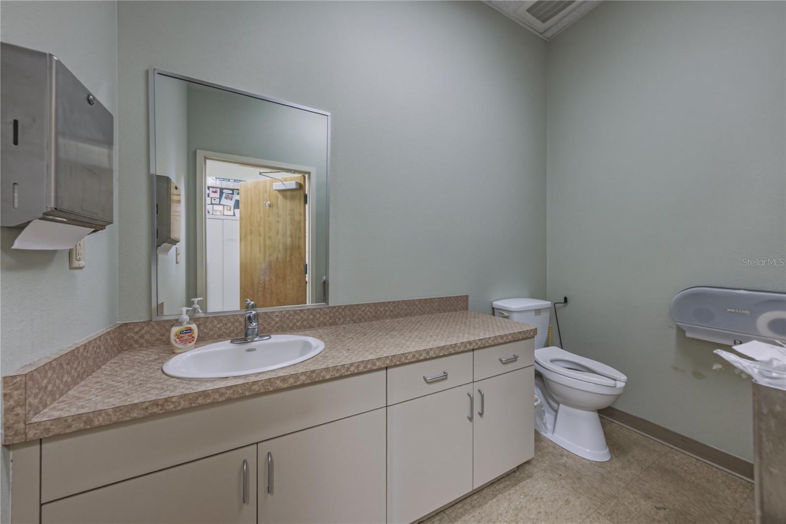 1214 W REYNOLDS ST #1 — photo 20