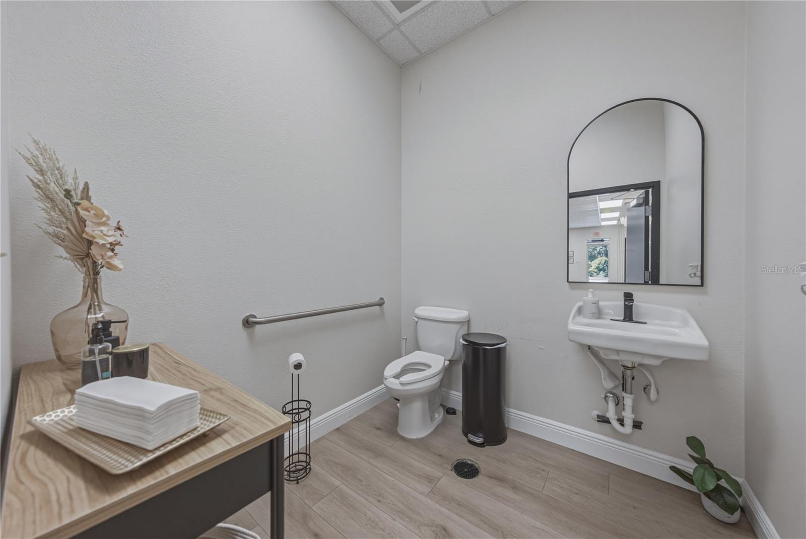 1214 W REYNOLDS ST #1 — photo 33