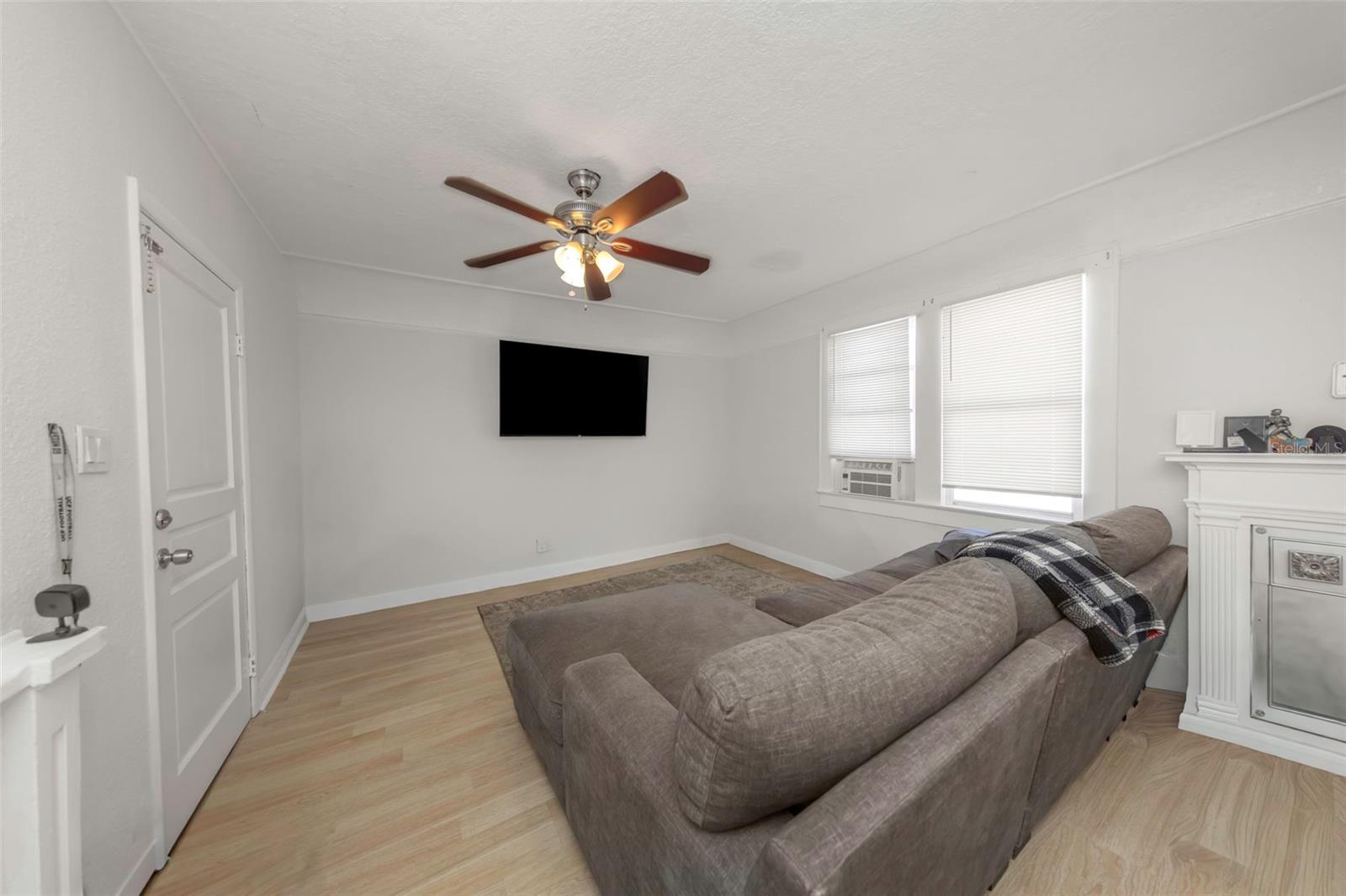 2904 W CHESTNUT ST #1-4 — photo 33
