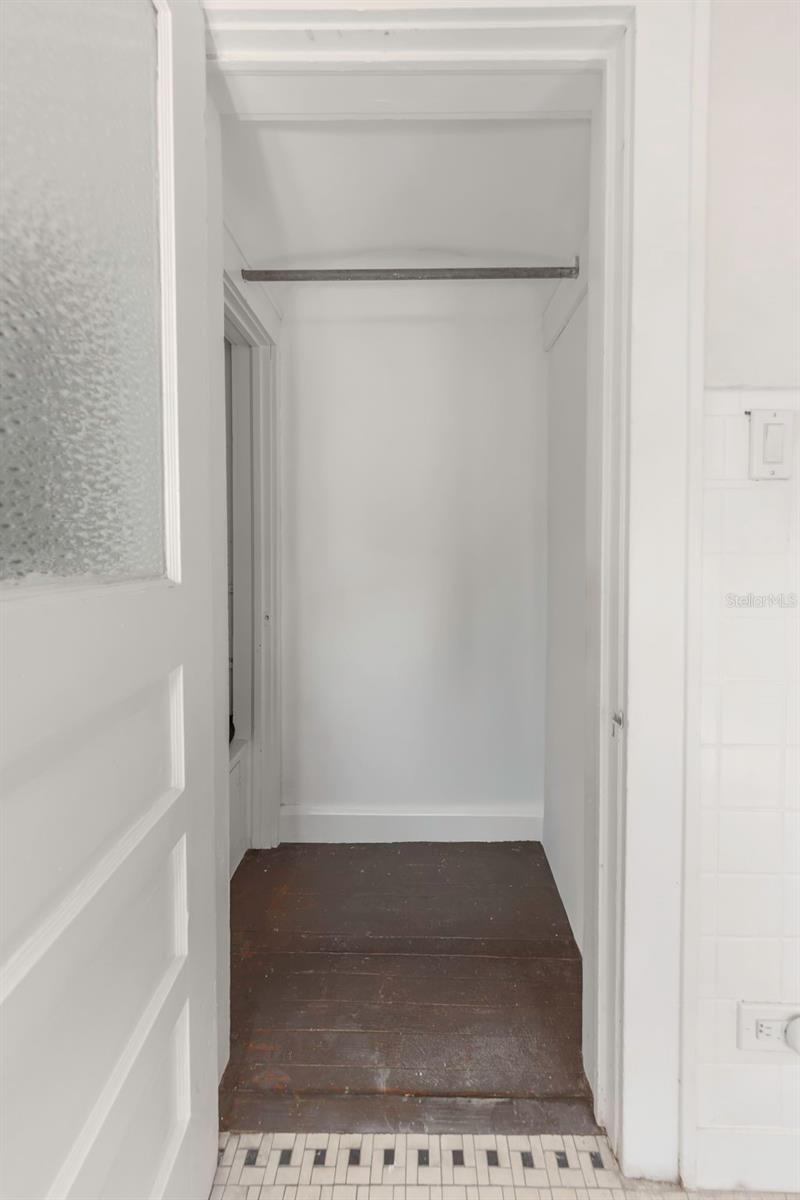 2904 W CHESTNUT ST #1-4 — photo 31