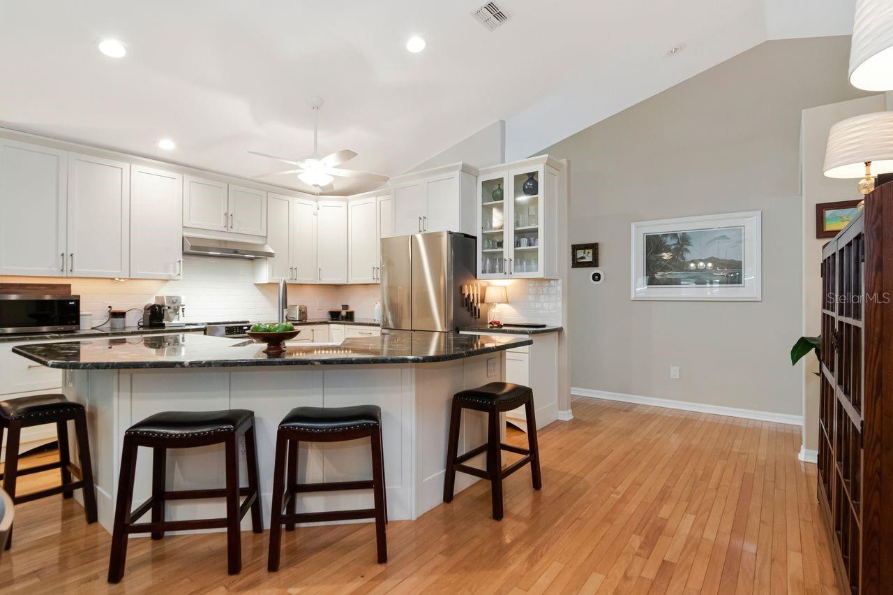 940 WISCONSIN AVE — photo 22