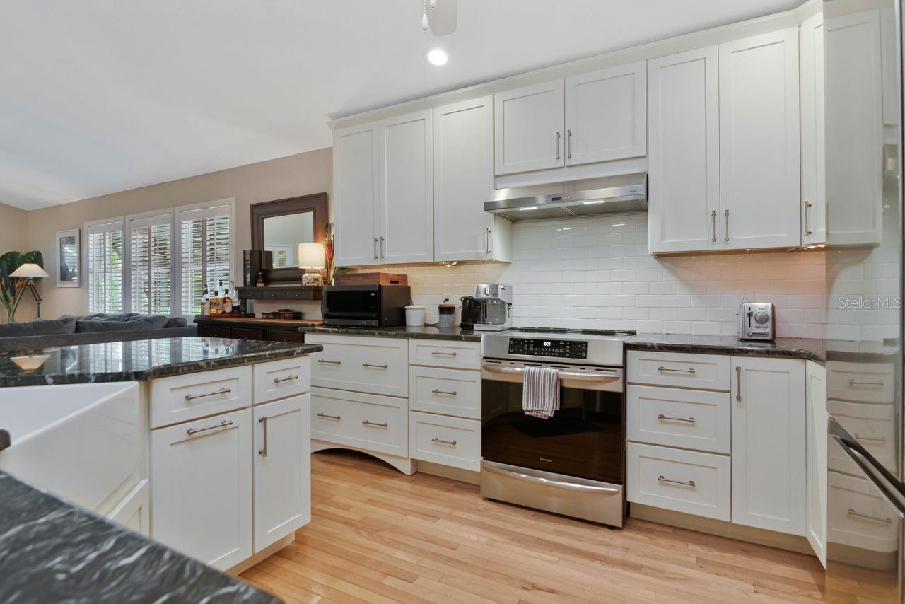 940 WISCONSIN AVE — photo 24