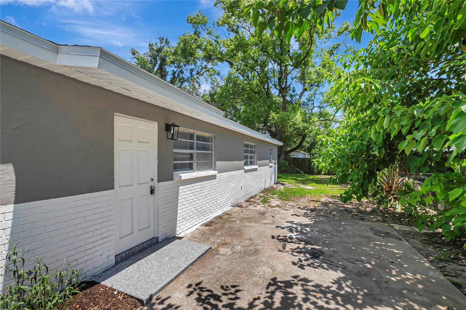 1615 E SITKA ST — photo 30