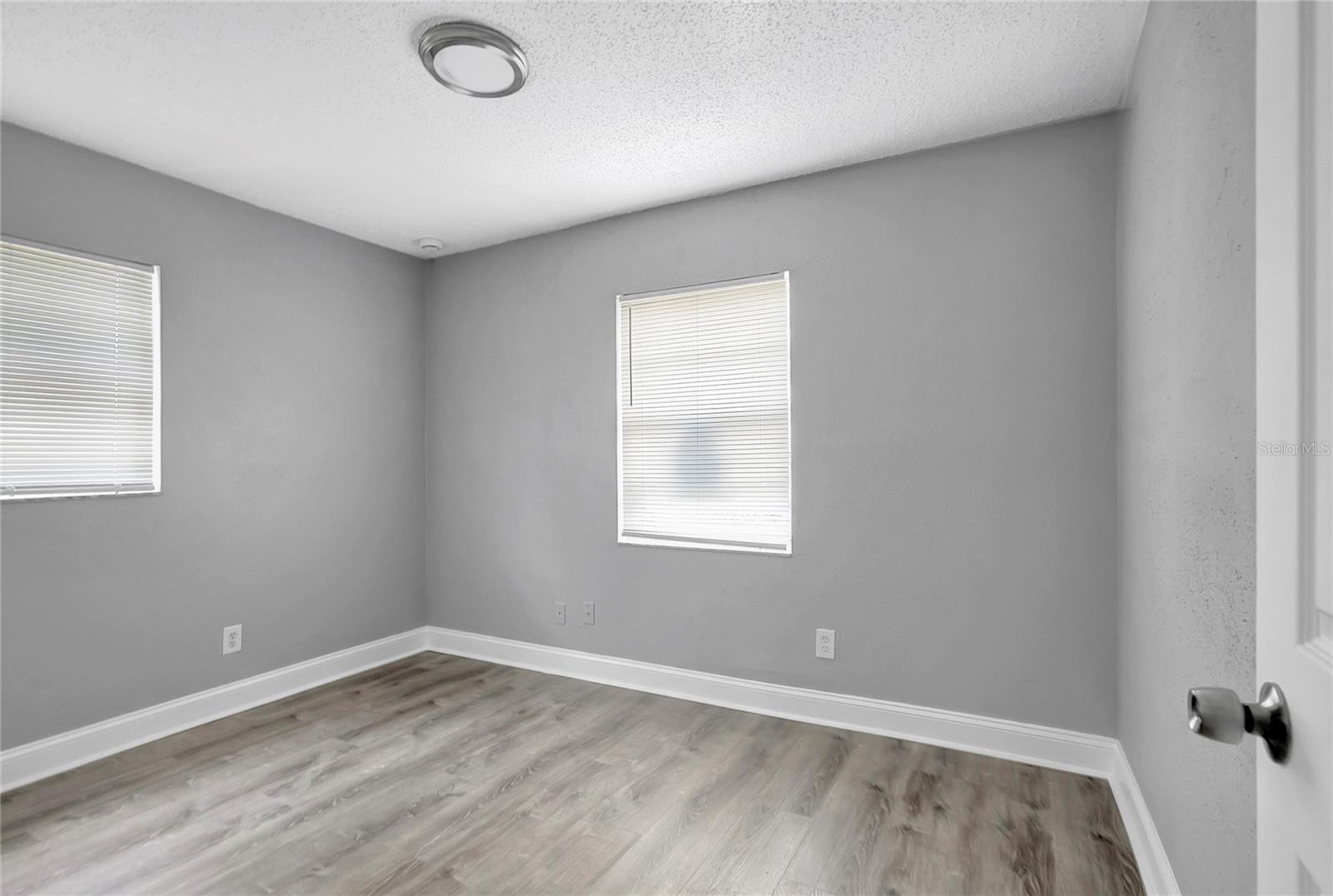 1615 E SITKA ST — photo 23