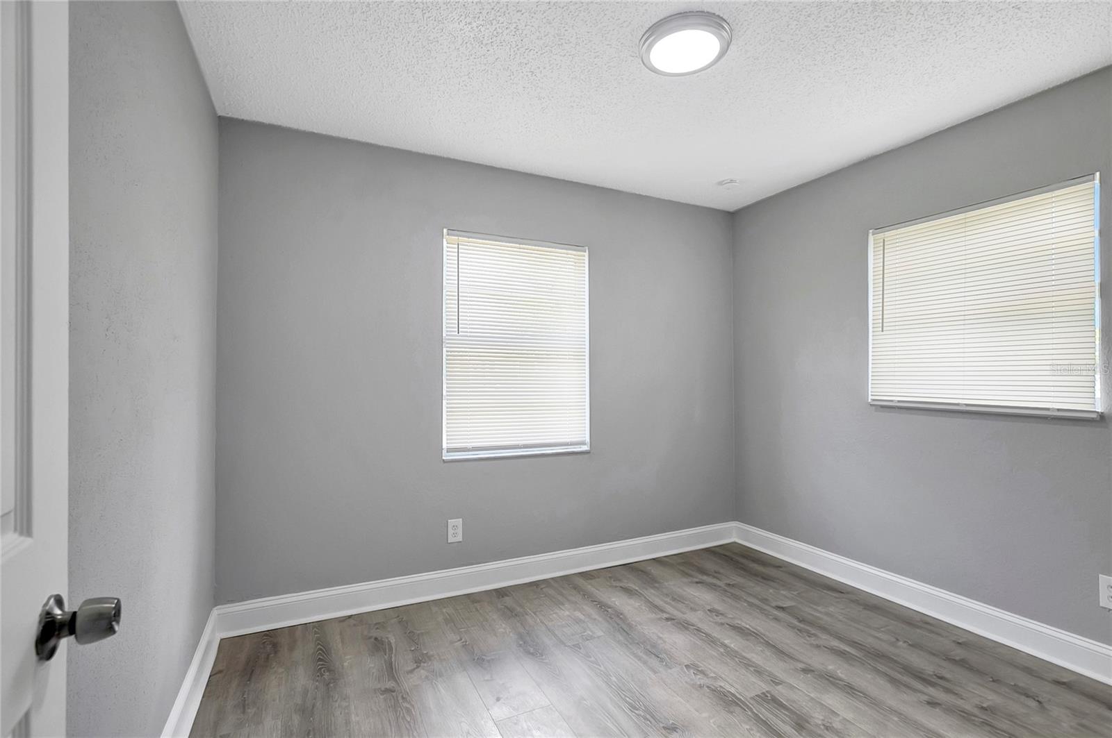 1615 E SITKA ST — photo 28
