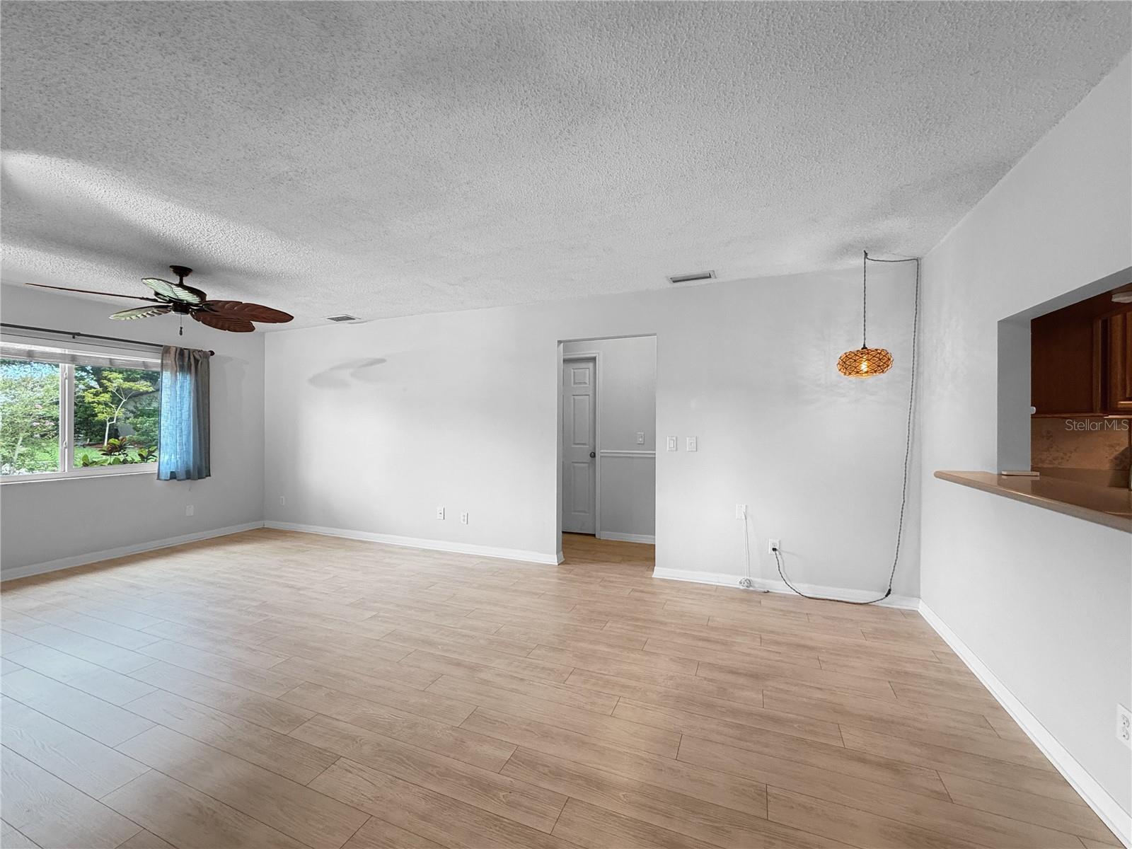 1583 REDWOOD AVE — photo 8