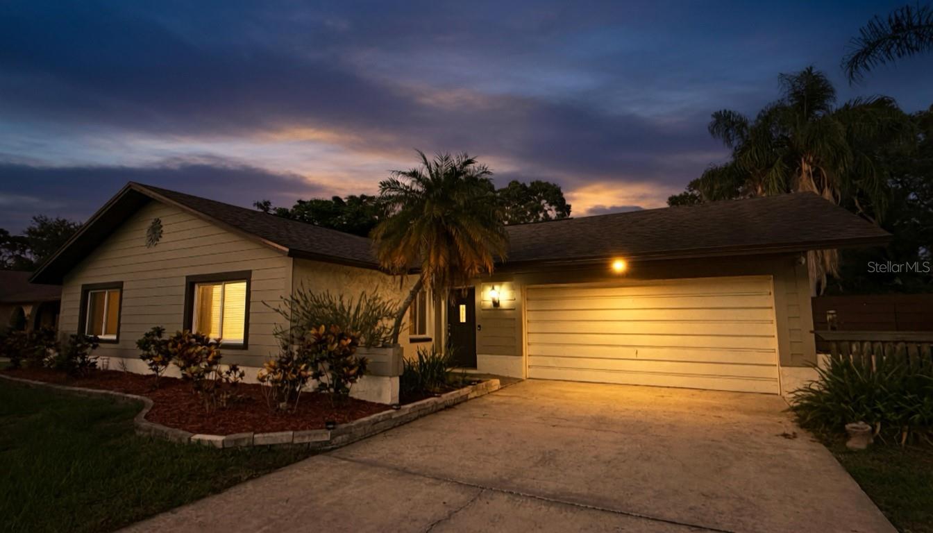 1583 REDWOOD AVE — photo 4
