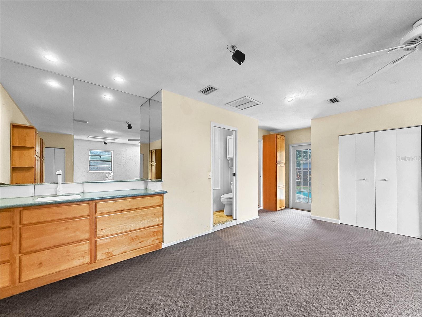 1583 REDWOOD AVE — photo 33