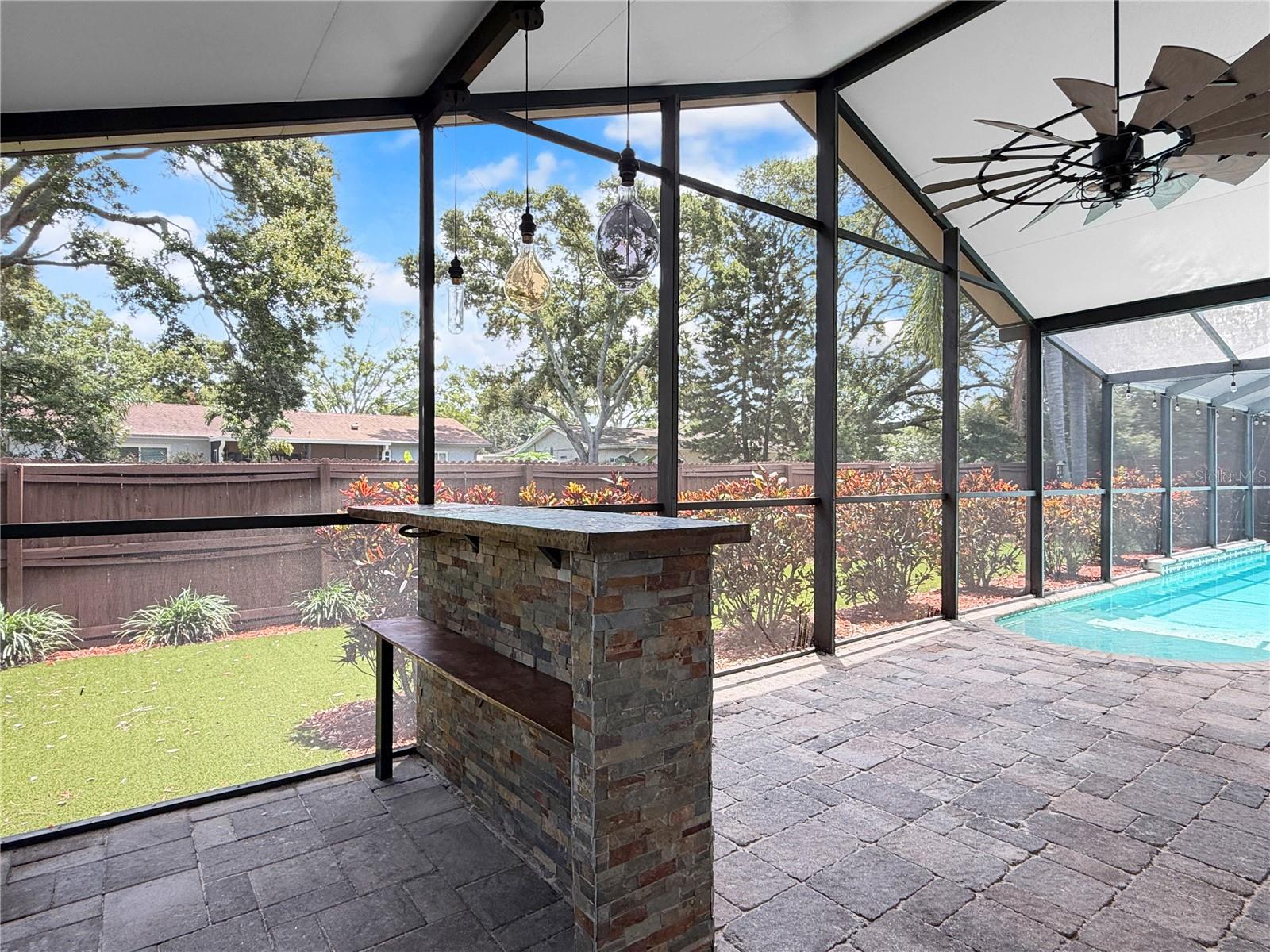 1583 REDWOOD AVE — photo 41