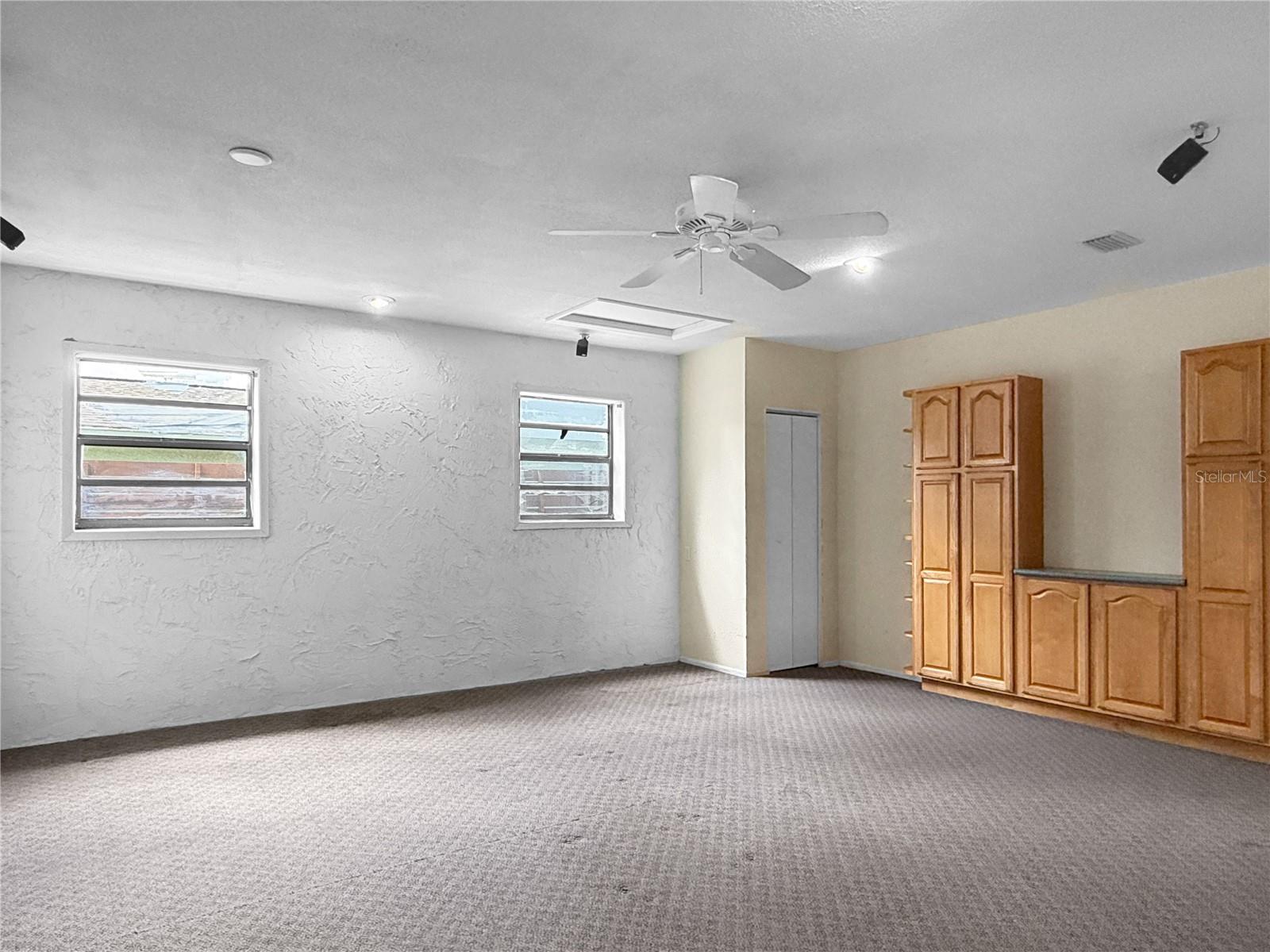 1583 REDWOOD AVE — photo 35