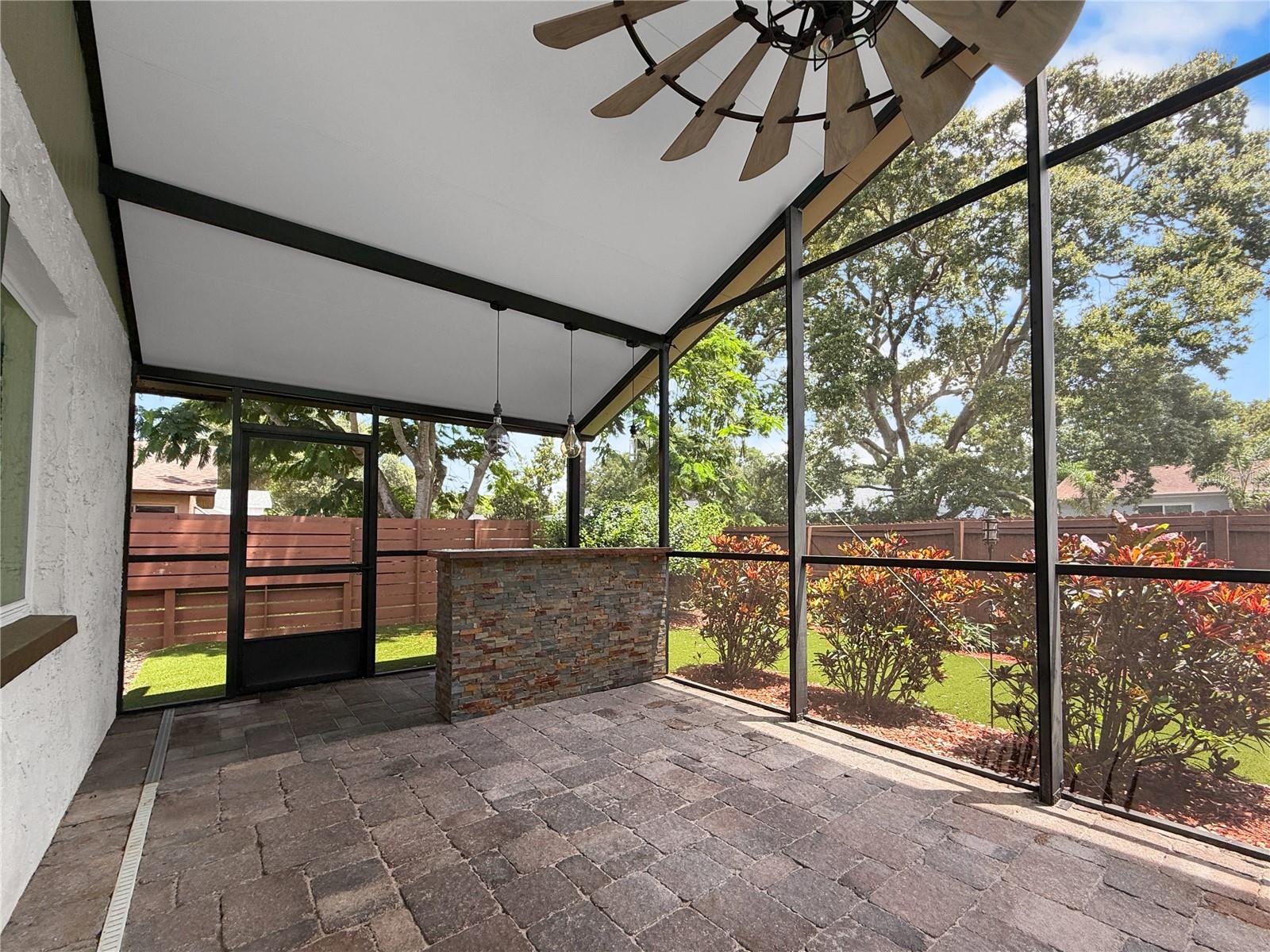 1583 REDWOOD AVE — photo 42