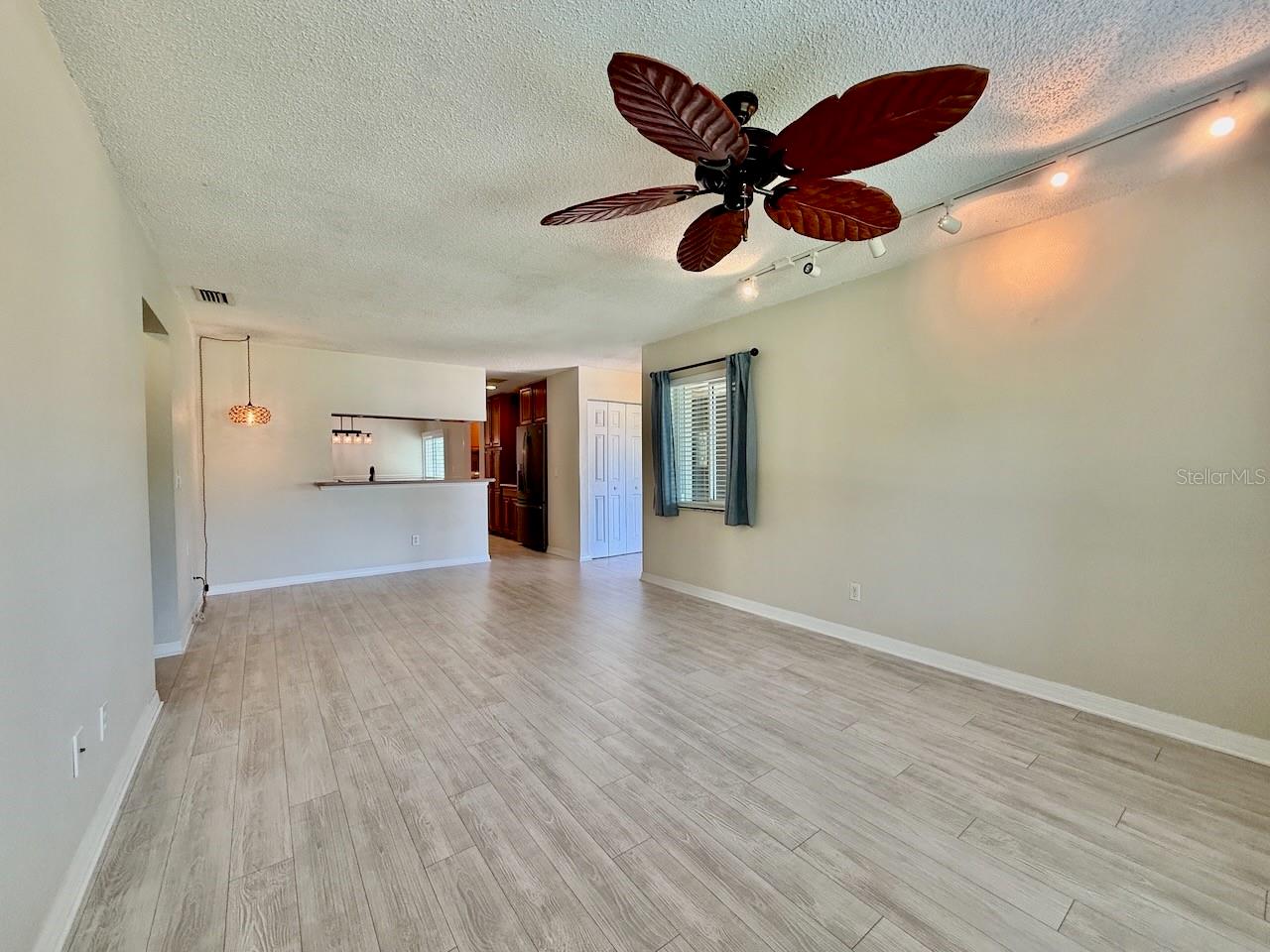 1583 REDWOOD AVE — photo 9