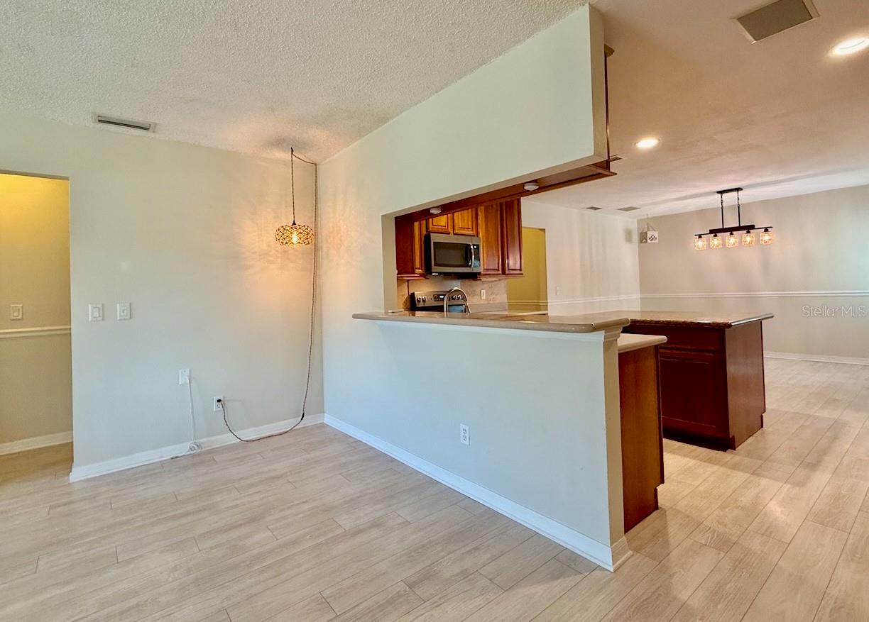 1583 REDWOOD AVE — photo 11