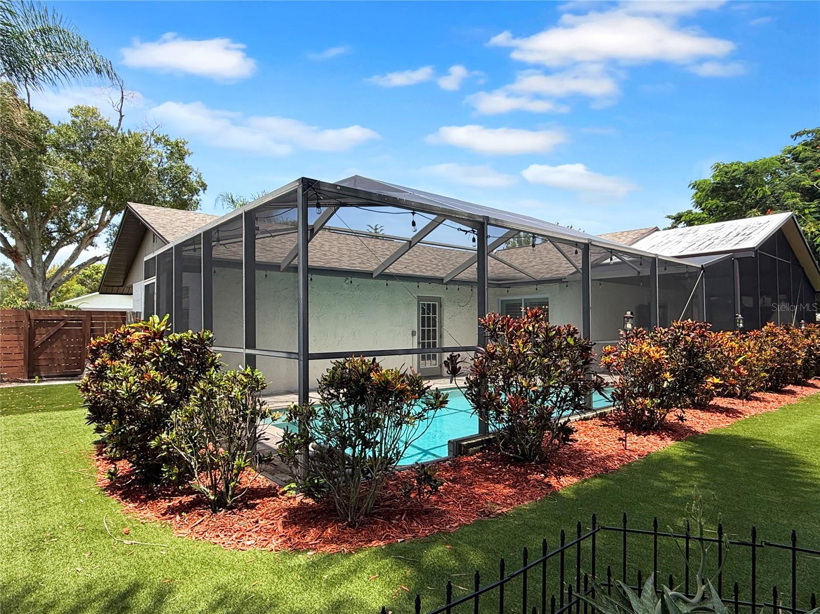 1583 REDWOOD AVE — photo 46