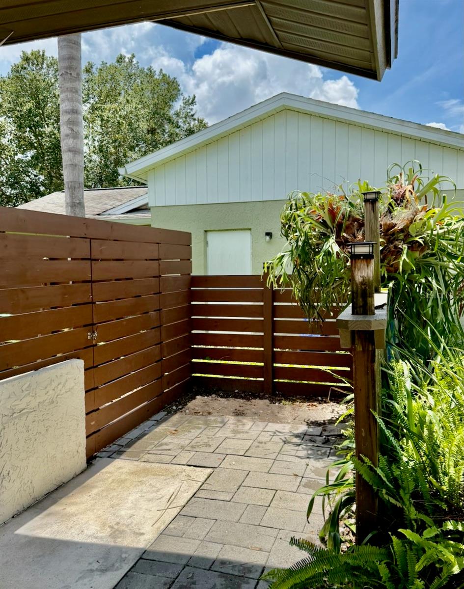 1583 REDWOOD AVE — photo 5