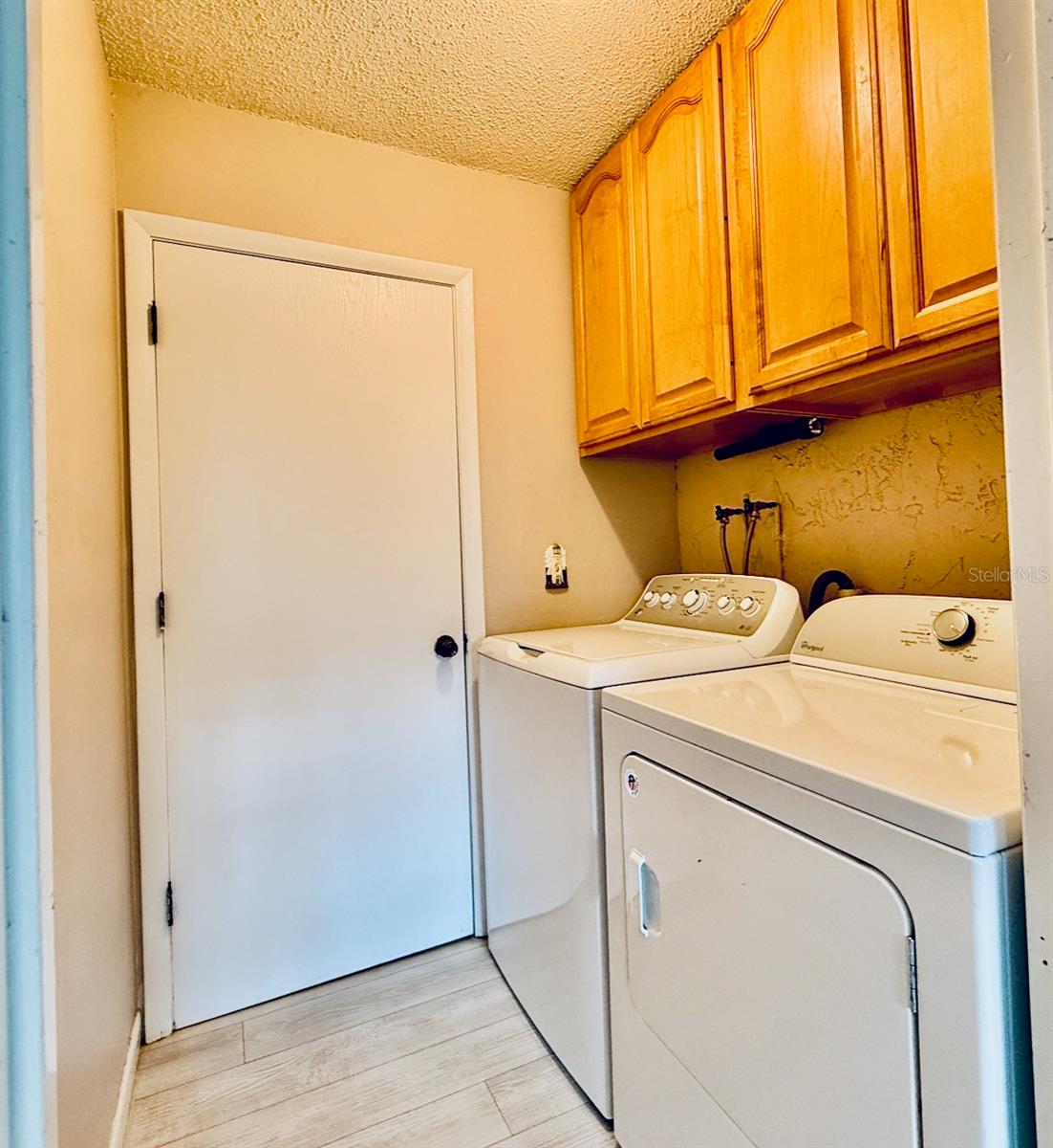 1583 REDWOOD AVE — photo 30