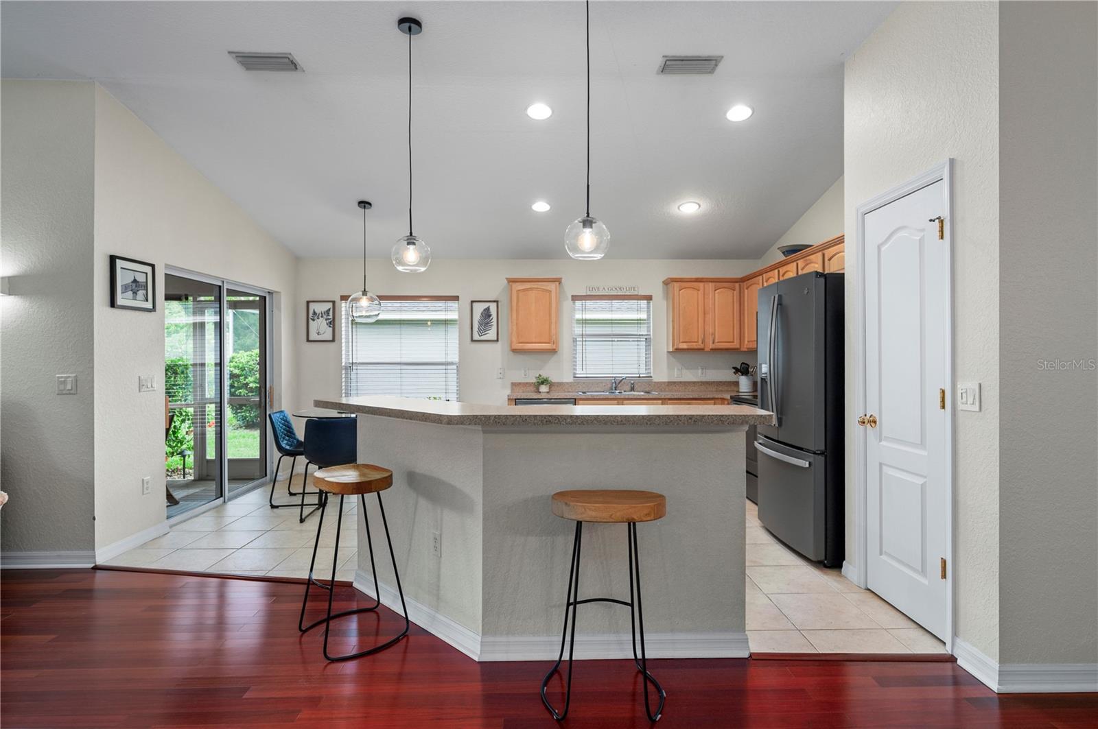 1611 SCARLETT AVE — photo 8