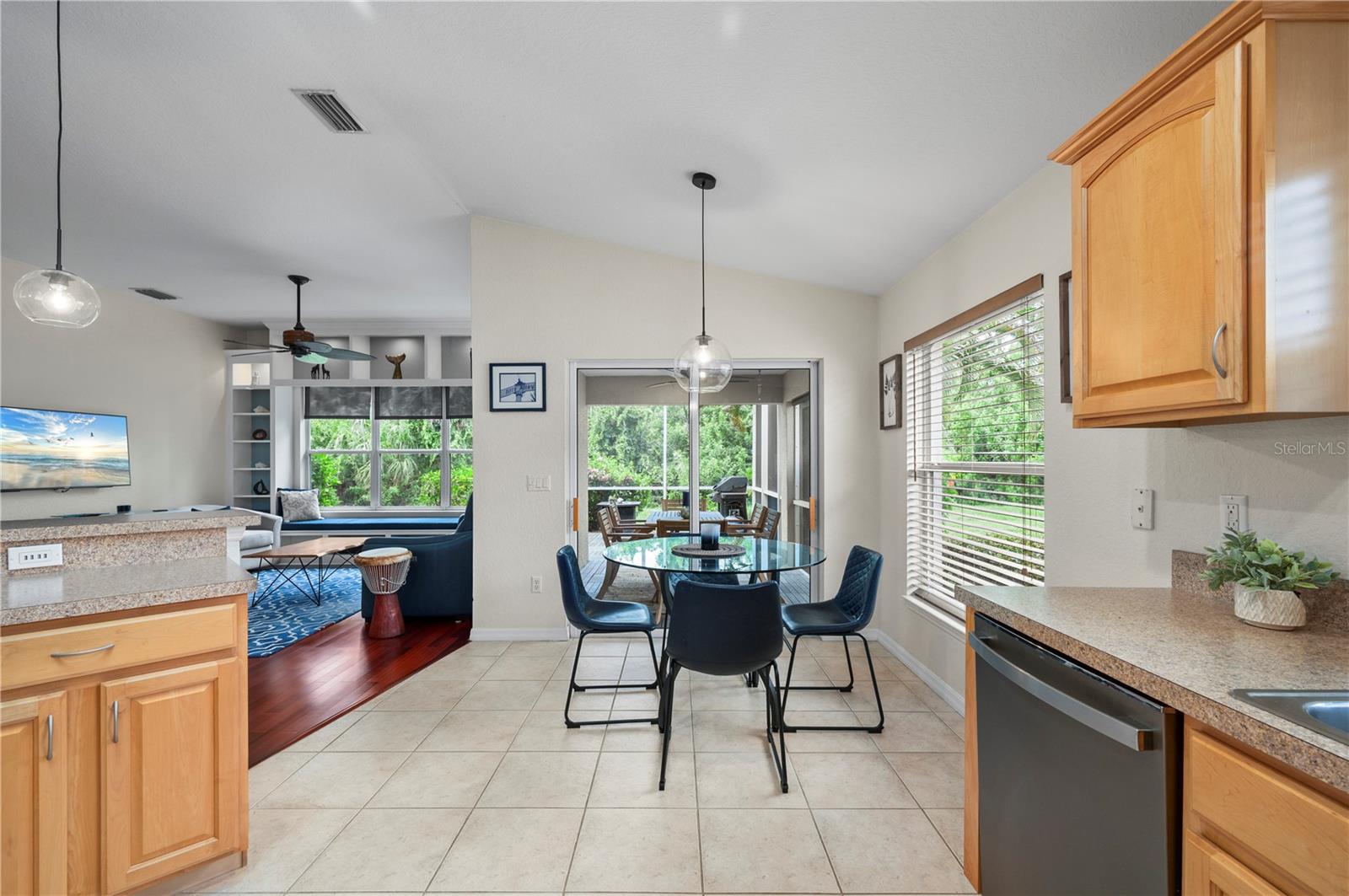 1611 SCARLETT AVE — photo 10