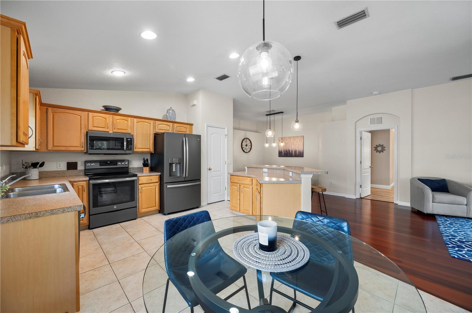 1611 SCARLETT AVE — photo 14