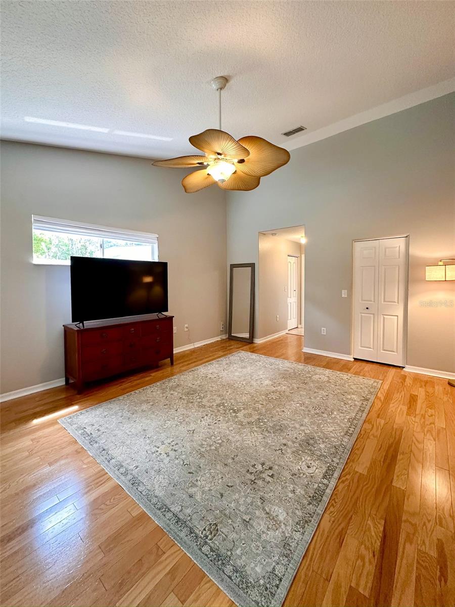 9233 IRONDALE LN — photo 23