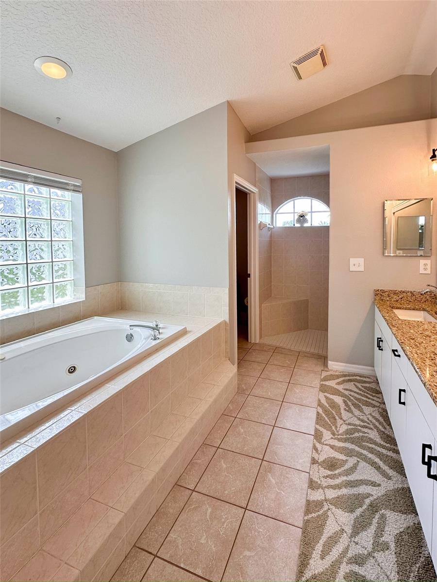 9233 IRONDALE LN — photo 19