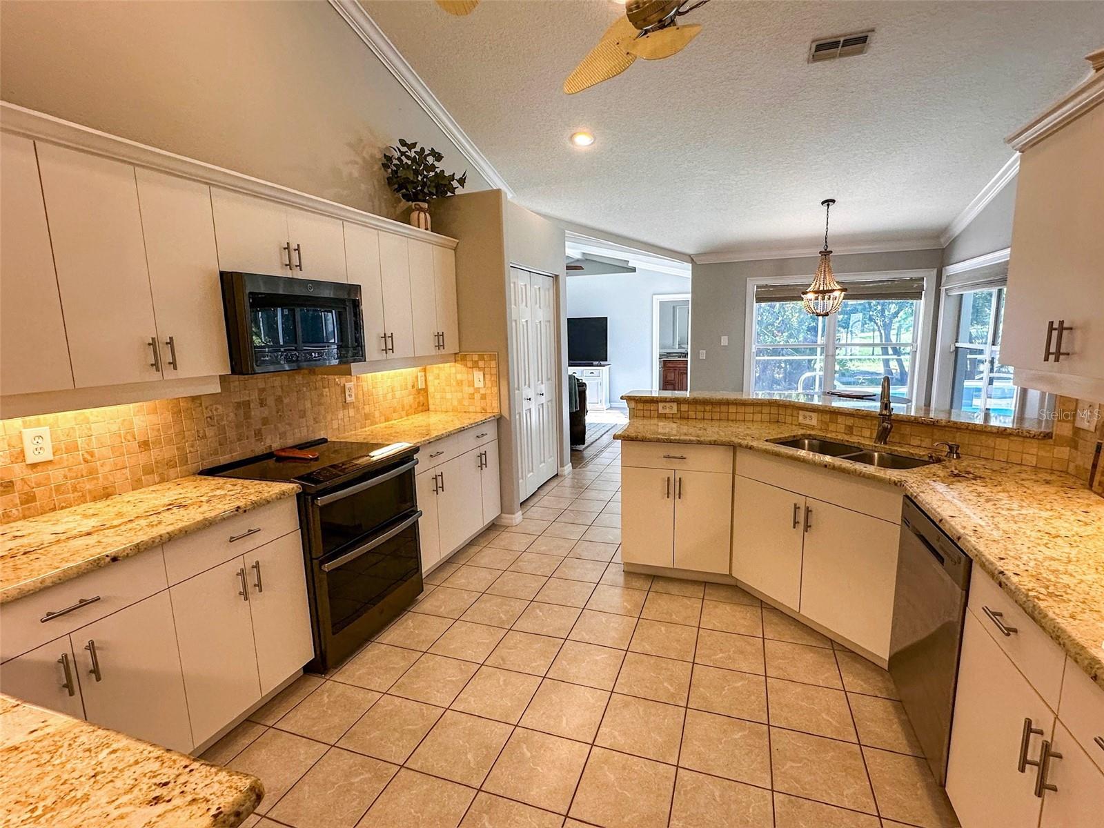 9233 IRONDALE LN — photo 14